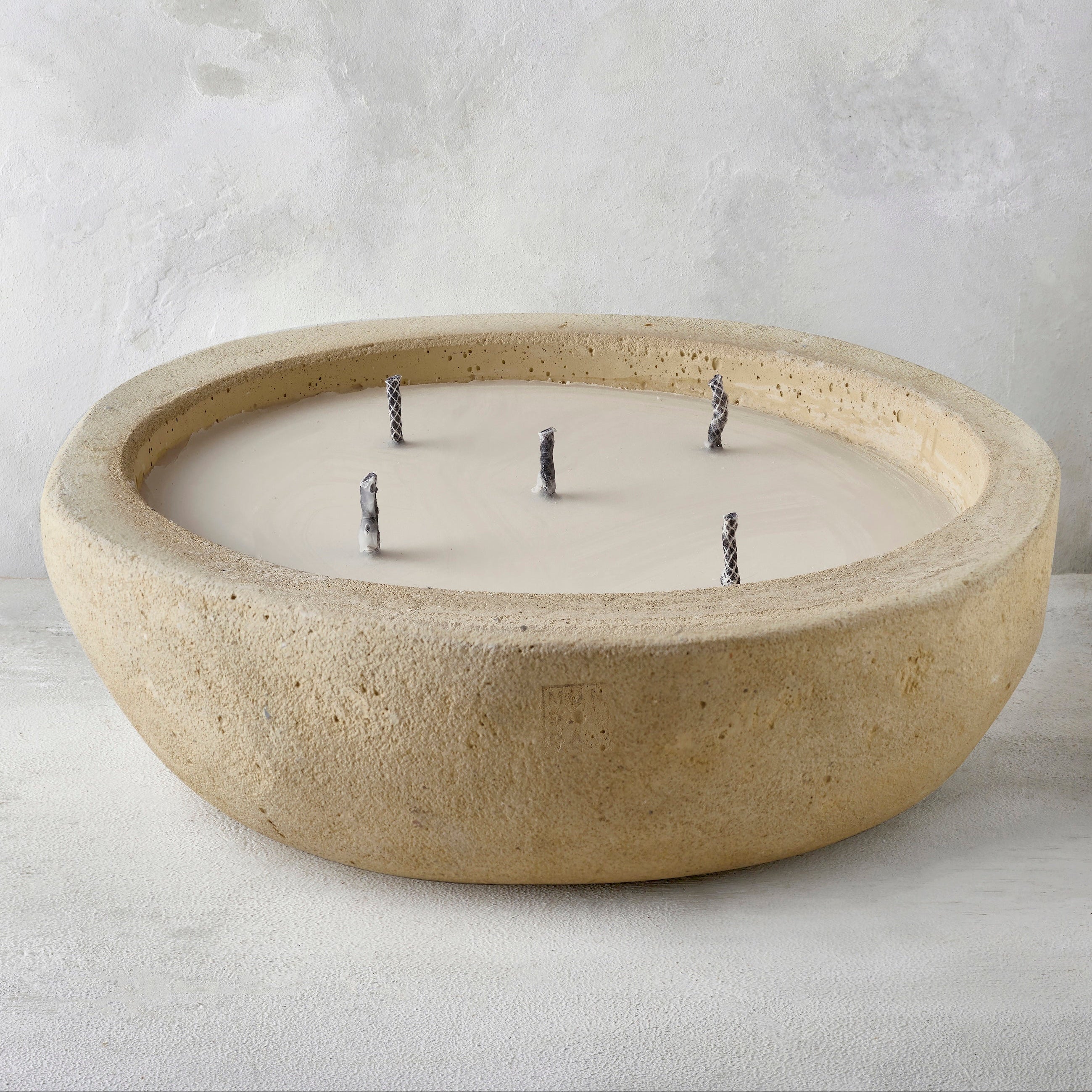 XXXL OUTDOOR MINÉREL CANDLE WITH COVER