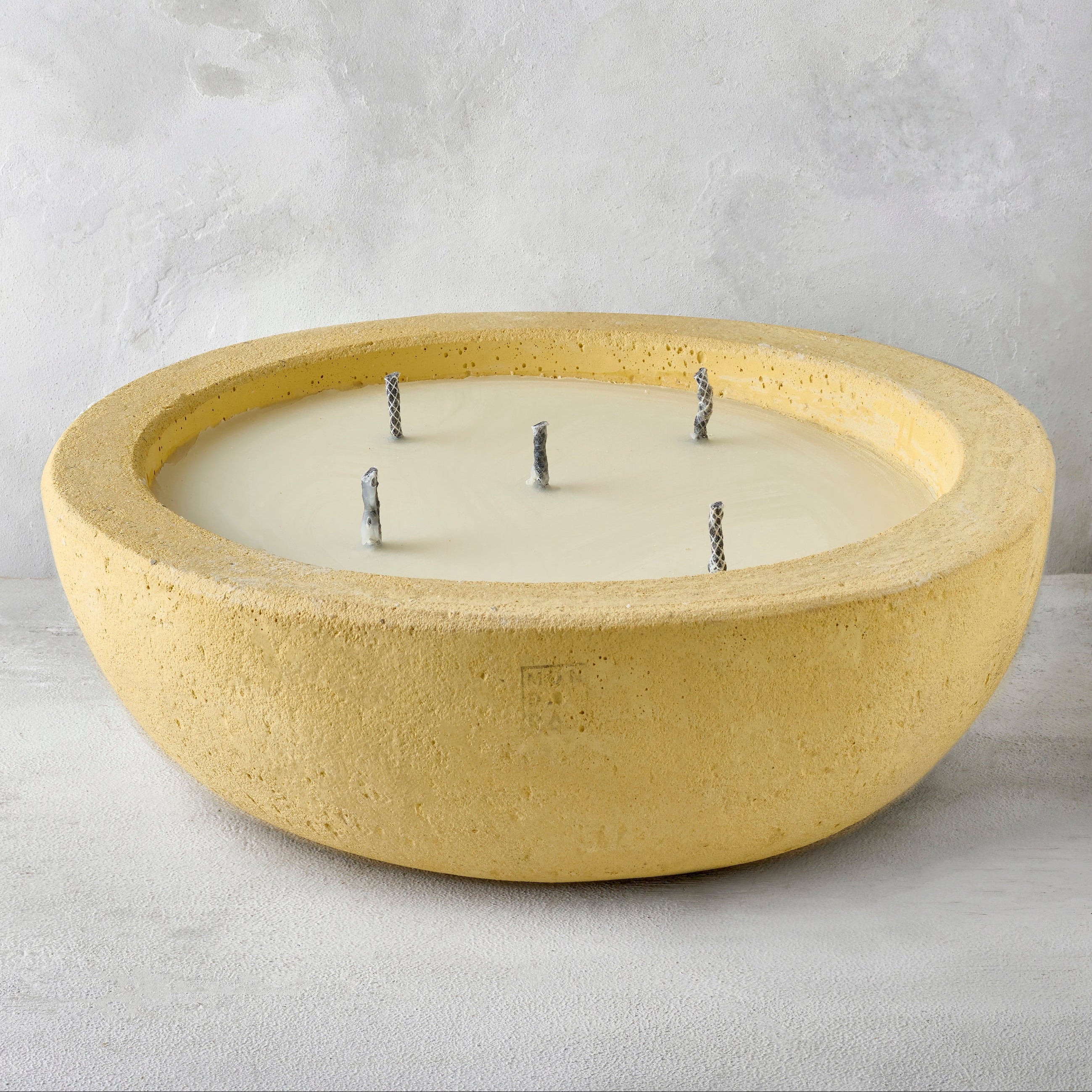 XXXL OUTDOOR MINÉREL CANDLE WITH COVER