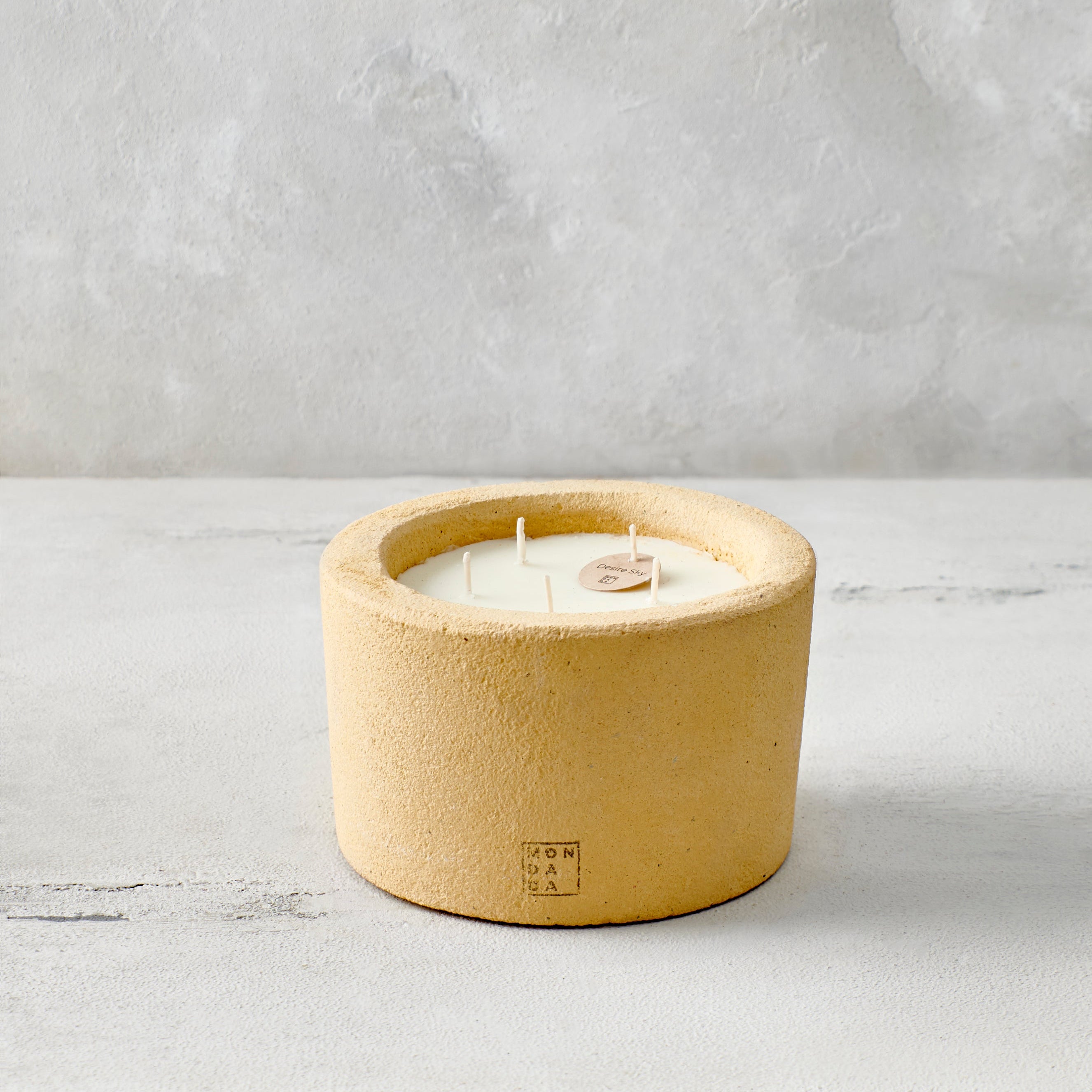 INDOOR MINÉREL MEDIUM CANDLE - MUSTARD