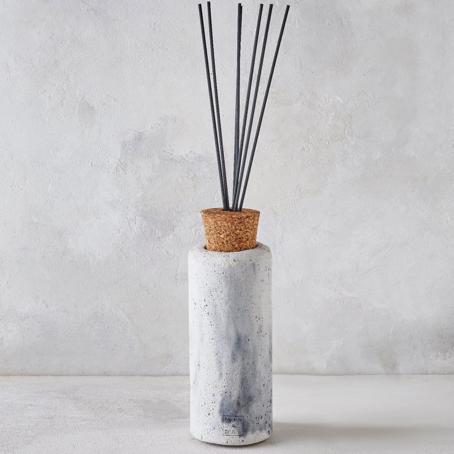 INDOOR MINÉREL BUNDLE - DIFFUSER & CANDLE GREY