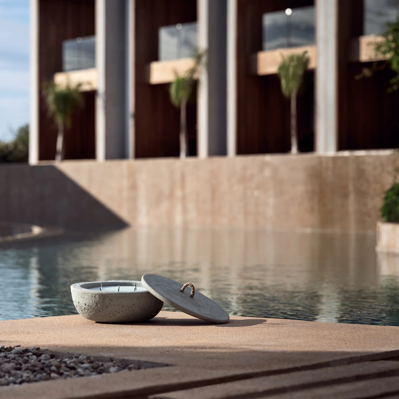 XXXL OUTDOOR MINÉREL CANDLE WITH COVER