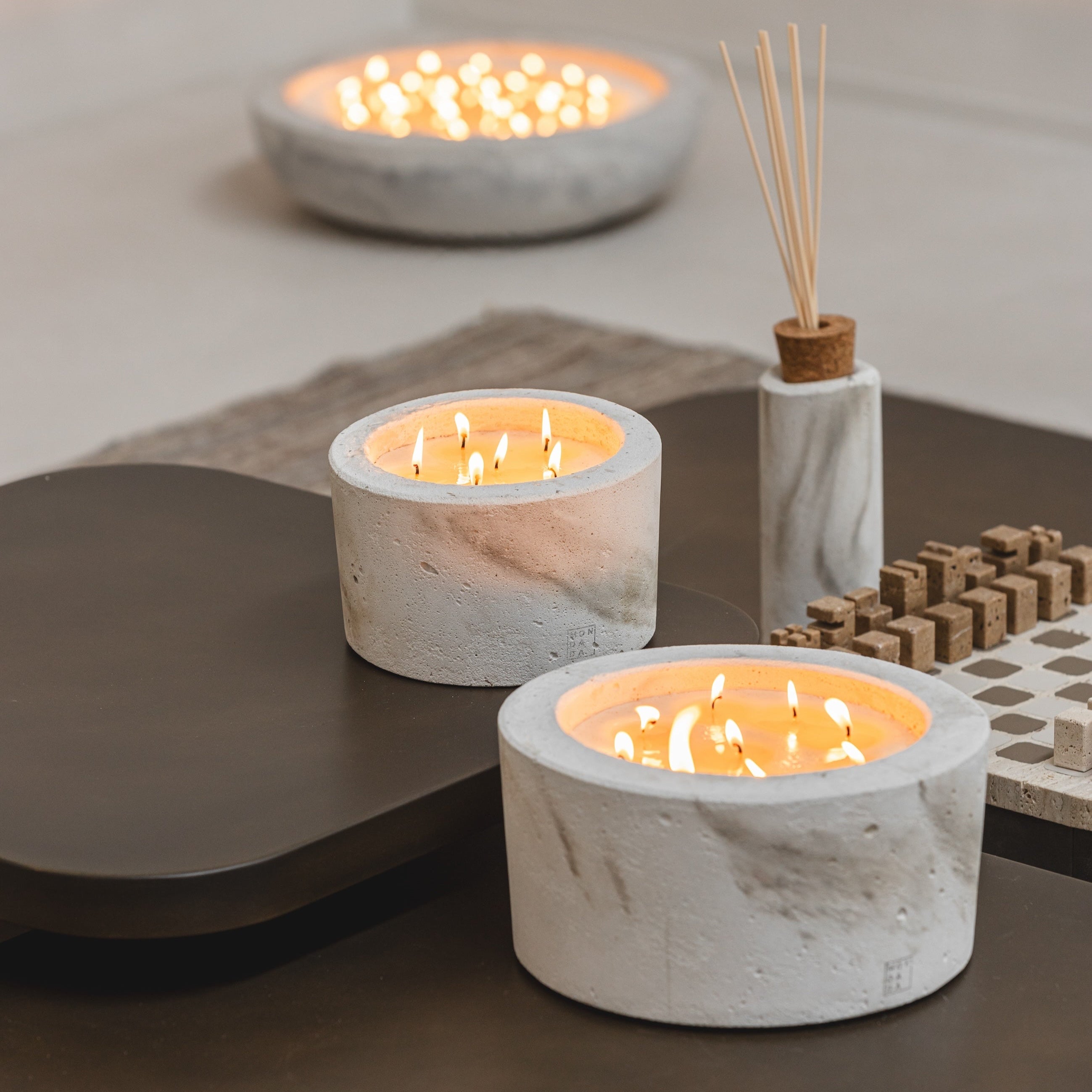 XL INDOOR MINÉREL  CANDLE - GREY