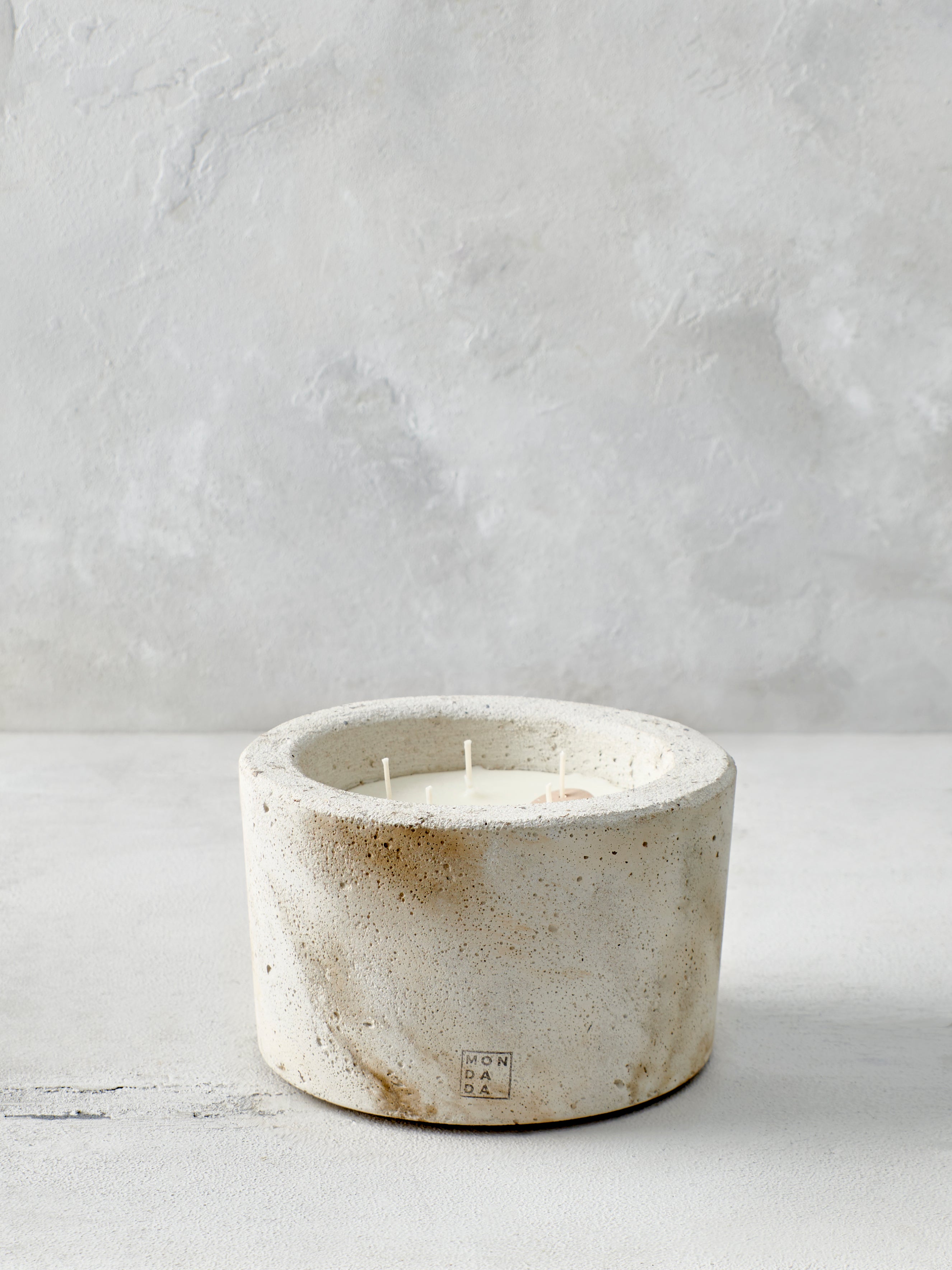 INDOOR MINÉREL MEDIUM CANDLE - ECRU