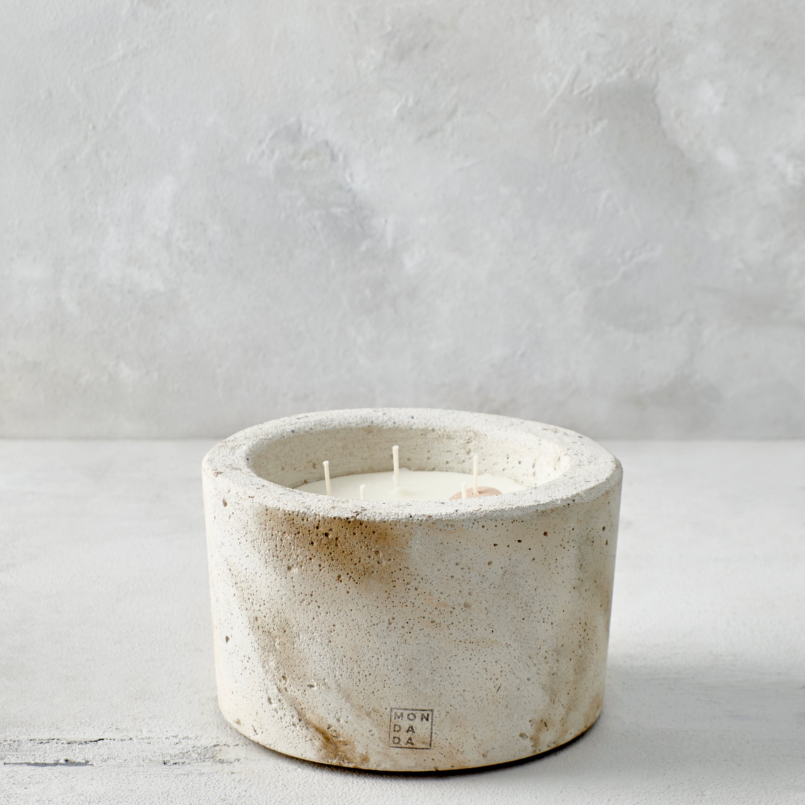 INDOOR MINÉREL MEDIUM CANDLE - ECRU