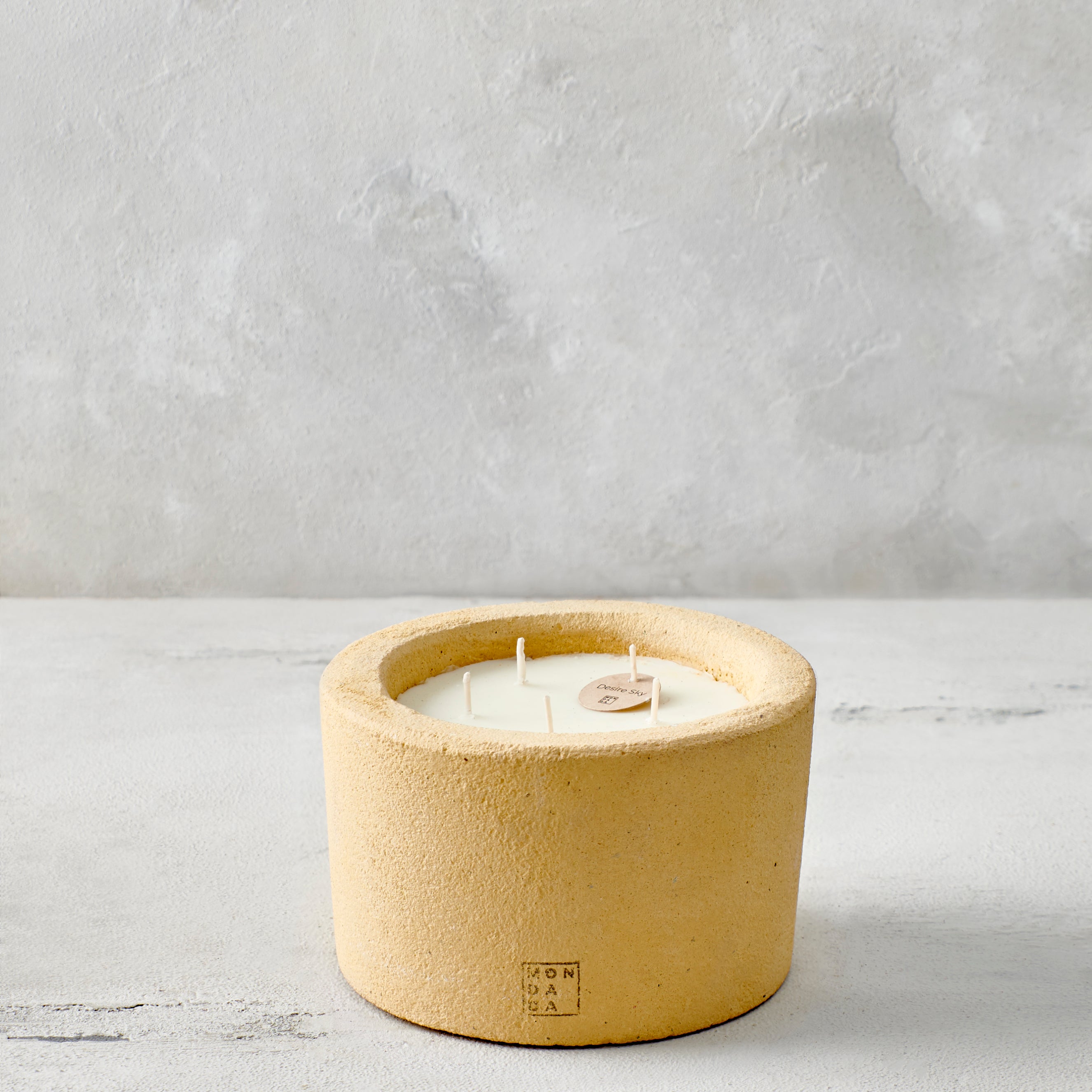 INDOOR MINÉREL MEDIUM CANDLE - MUSTARD