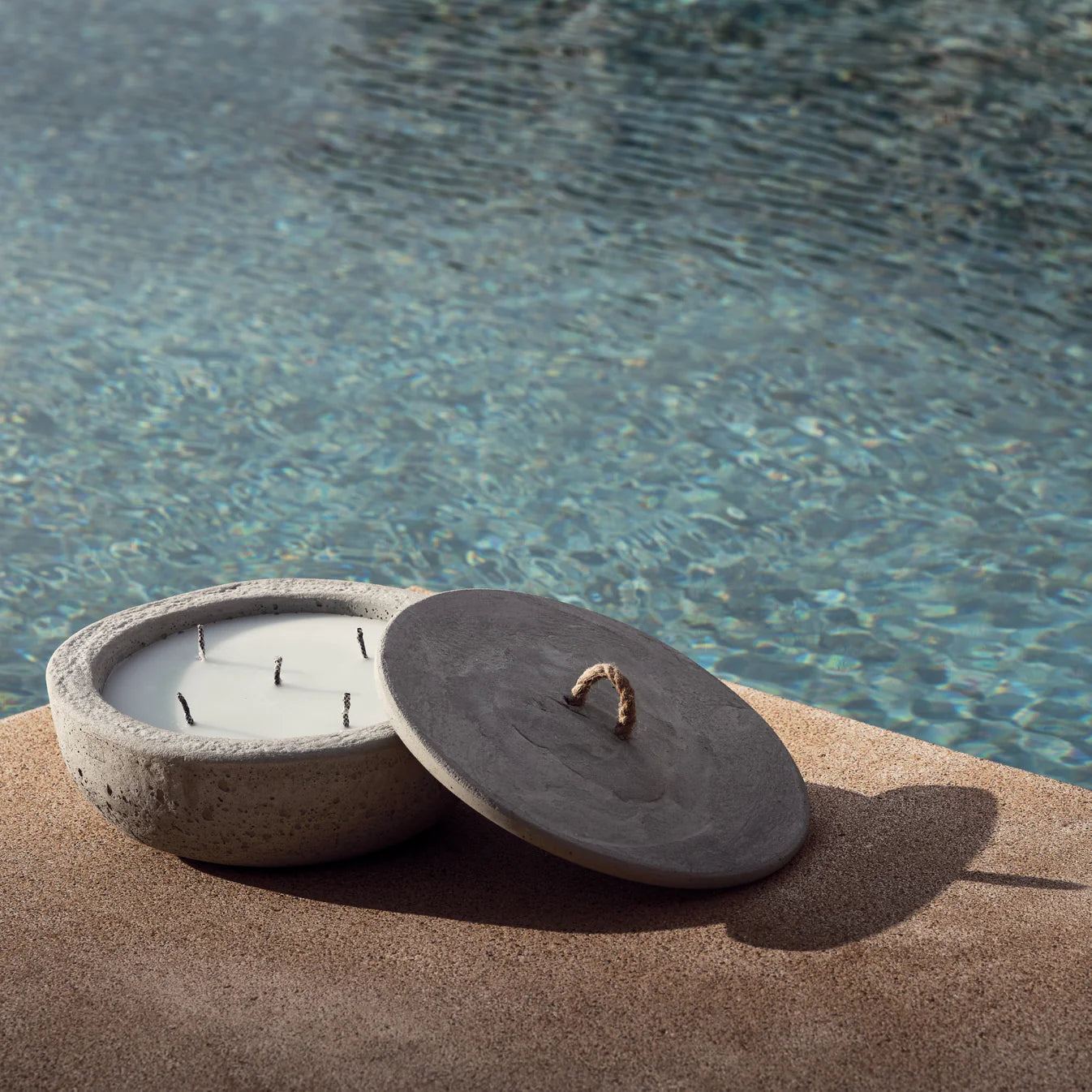 XXXL OUTDOOR MINÉREL  CANDLE WITH COVER